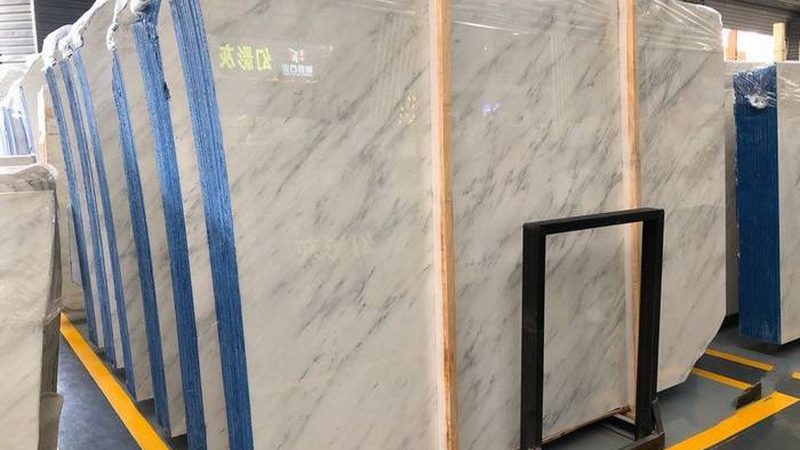 石材马赛克与陶瓷马赛克：材质差异与品牌对比解析